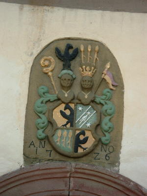 Wappen am Hof